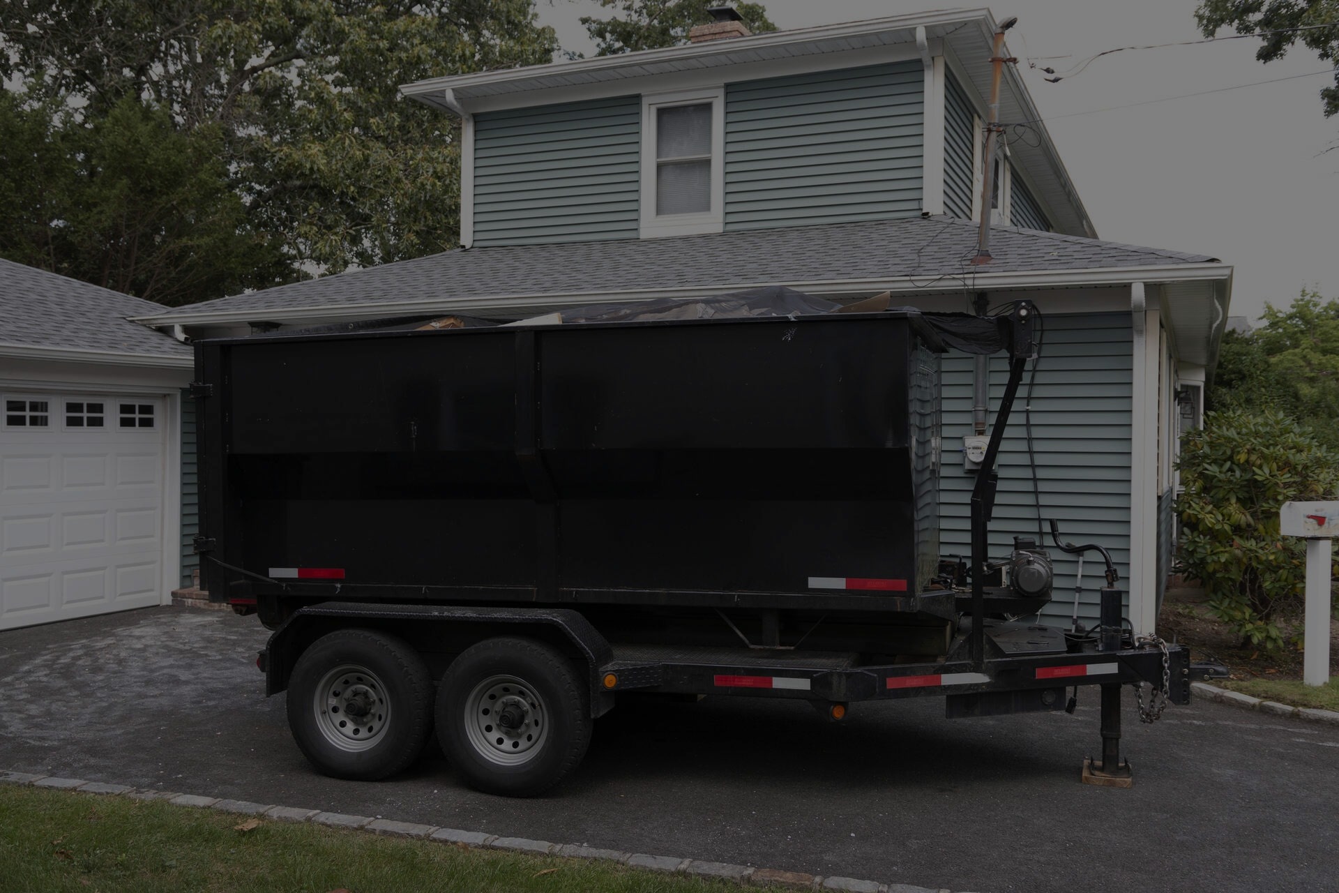 What Are the Top Reasons People Rent Large Dumpsters?