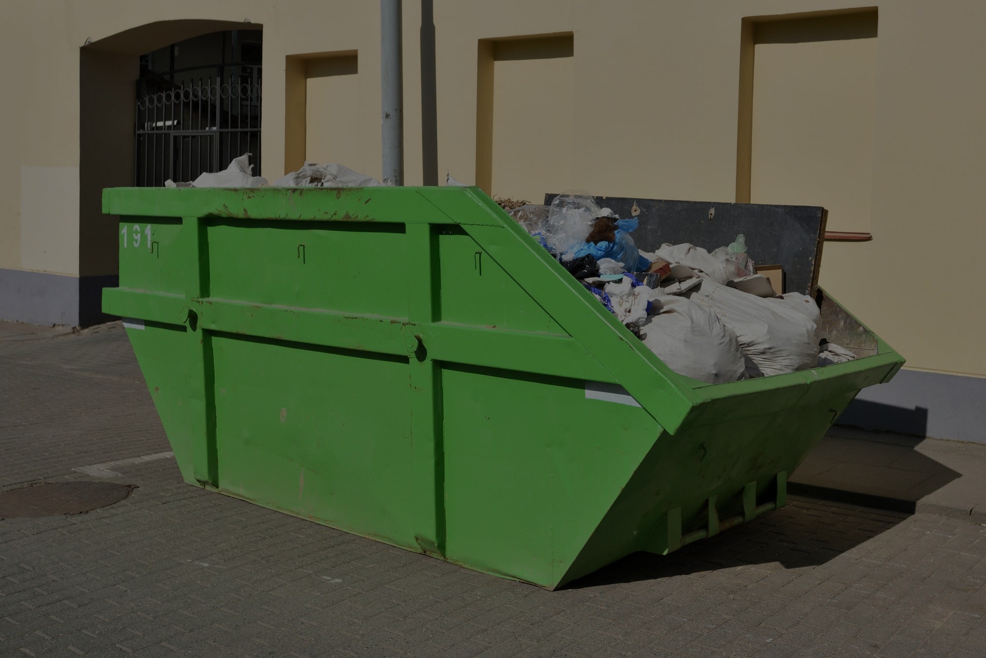 What Are Compact Dumpsters?